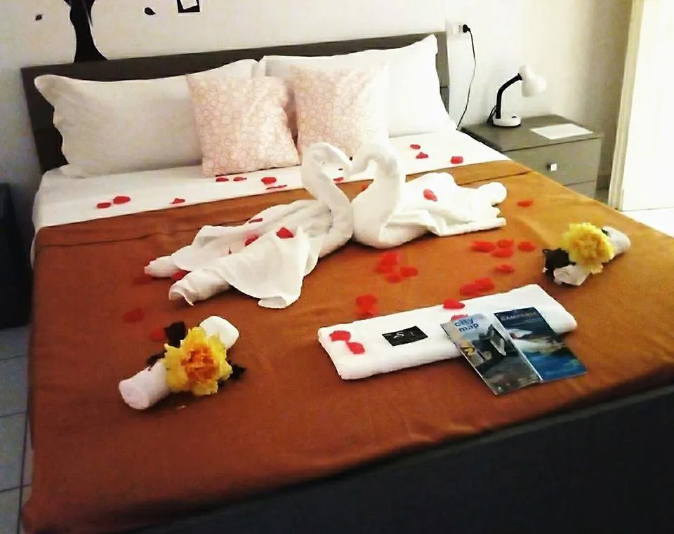 Sweet Night Rooms Napels 2*,  Italië
